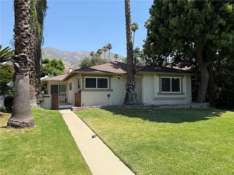 511 Mariposa Ave — Photo 1