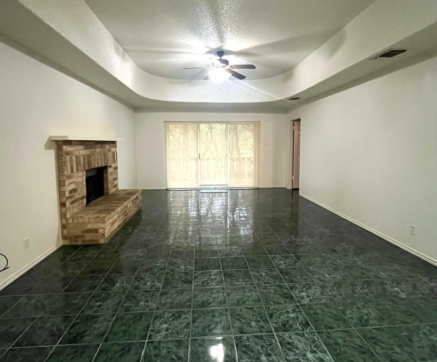 4 bed, 1509 sqft, $1,825 — Photo 4