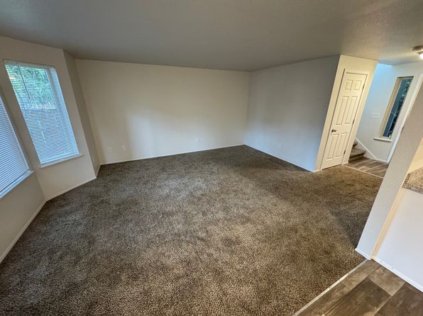 5208 64th St NE APT 2