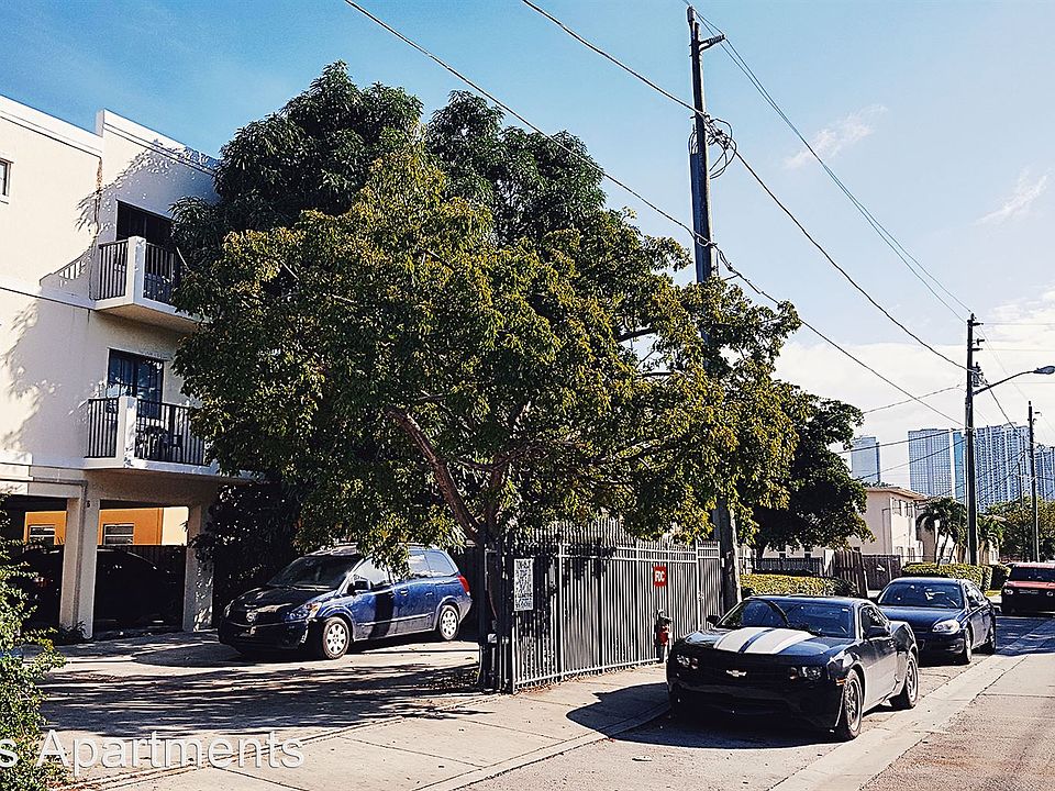 1st image of 763 SW 5th St #4099328