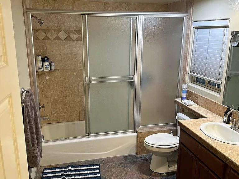 15612 Van Ness Ave #4 — Photo 8