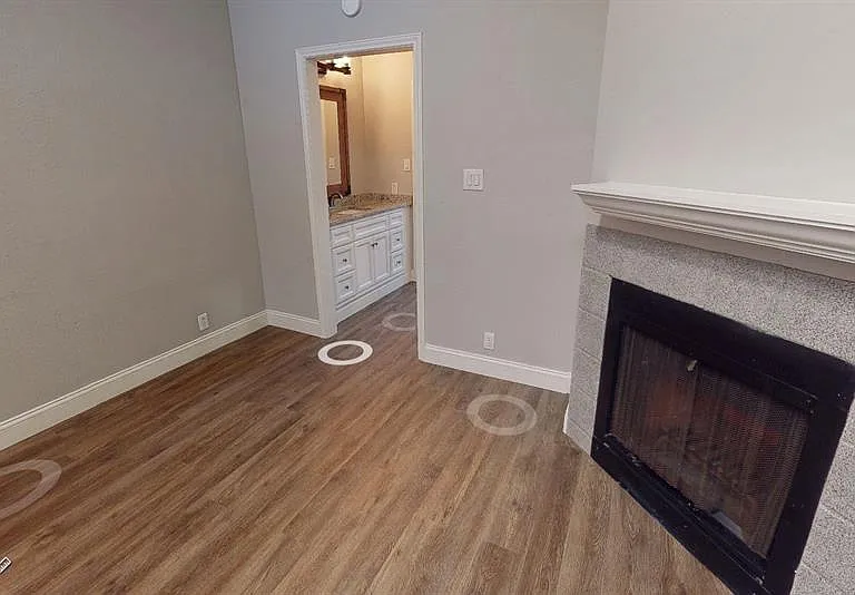 2814 Nueces St #108 — Photo 4