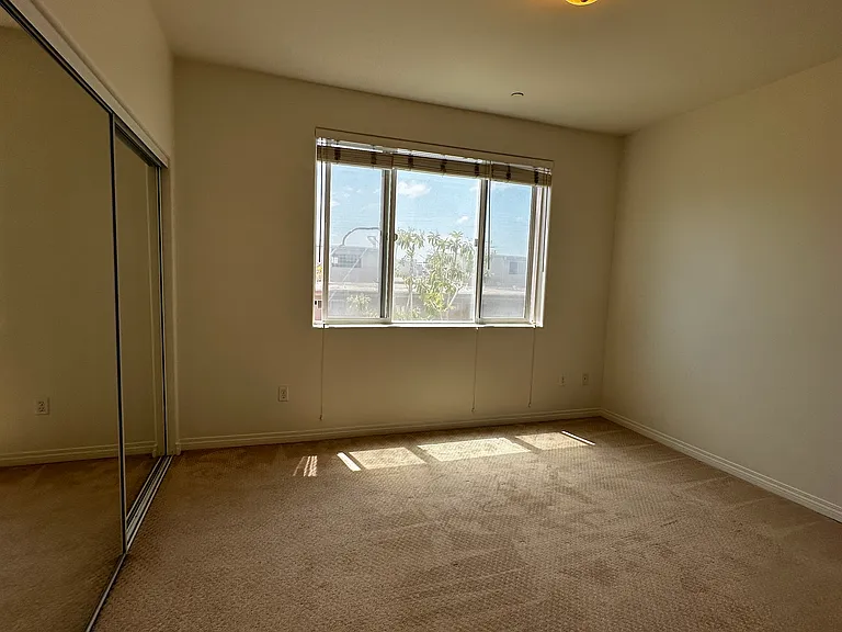 3427 Mentone Ave — Photo 10