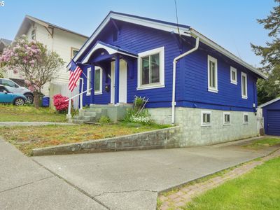 780 N 10th St, Coos Bay, OR, 97420