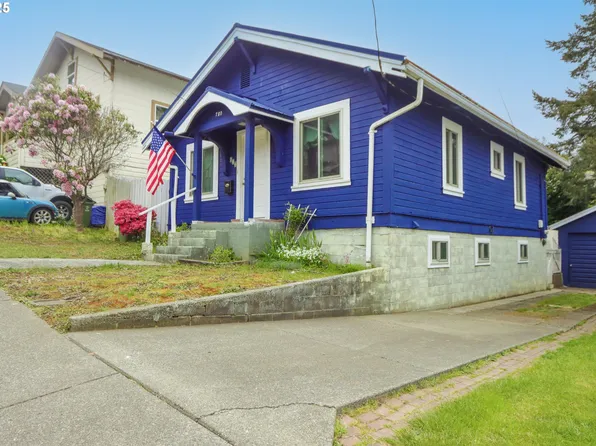 780 N 10th St, Coos Bay, OR 97420