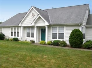 9 Buckingham Cir, Belvidere, NJ 07823