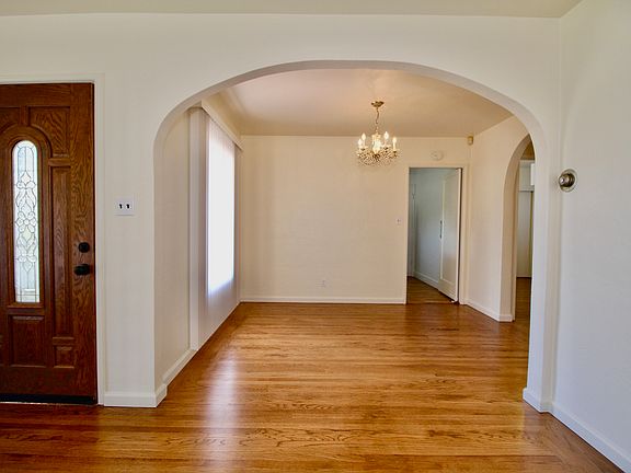 5th image of 20628 Haviland Ave