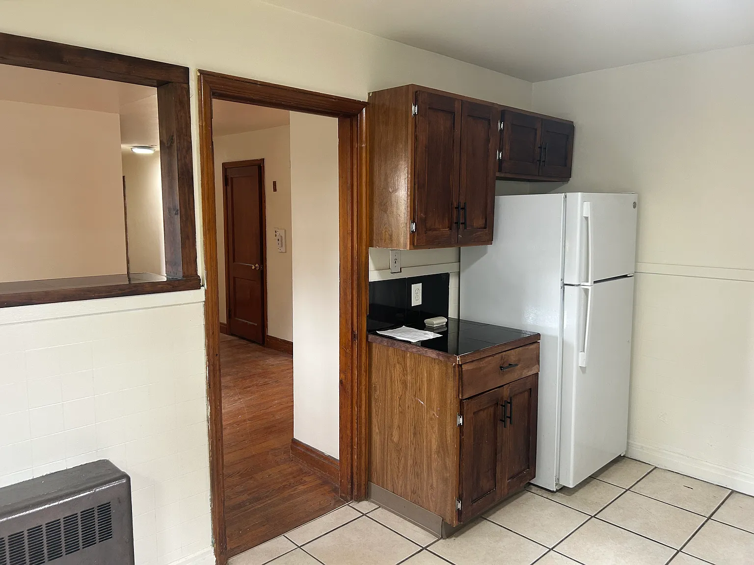 3 bed, 1.5 bath, 1800 sqft, $2,500 — Photo 2