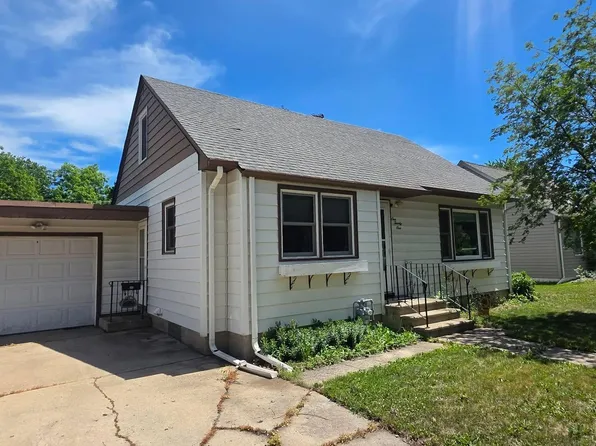 121 McArthur Dr, Albert Lea, MN 56007