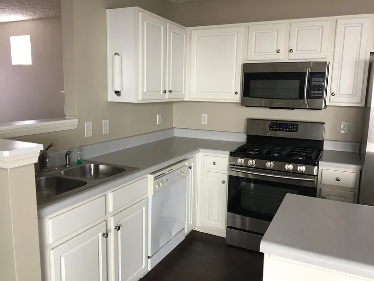 192 Ilex Dr — Photo 4