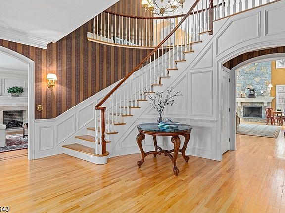 4th image of 7 Timber Ridge Rd