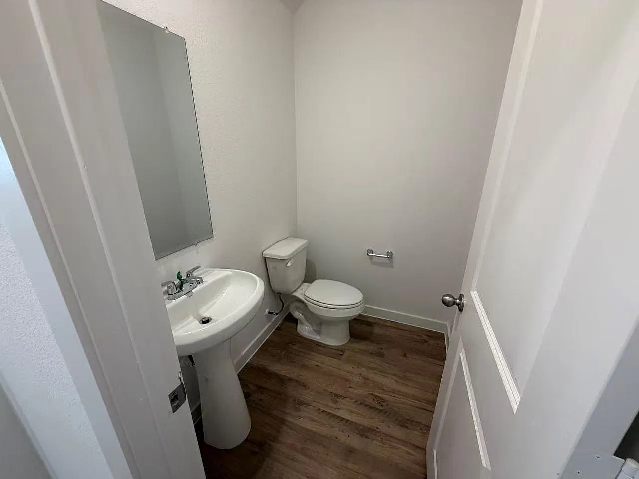 3 bed, 2.5 bath, 1587 sqft, $2,300 — Photo 4