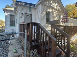 1300 S Greenlawn Ave, Peoria, IL