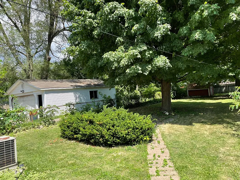 5341 Jackson St — Photo 13