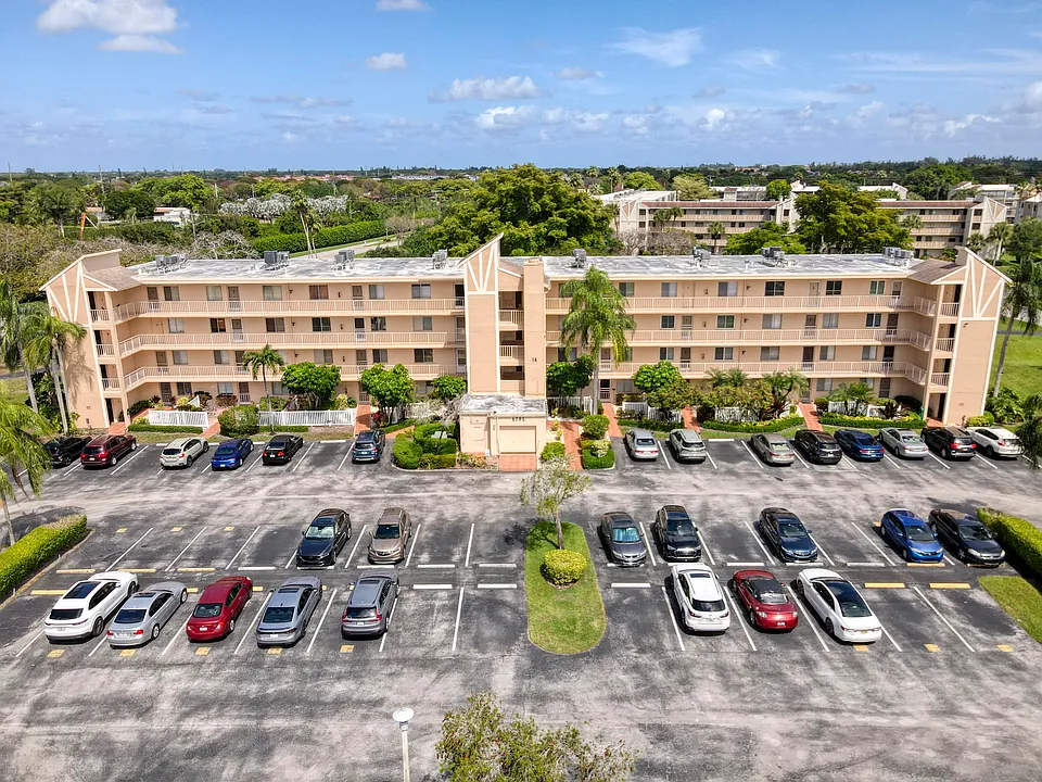 6795 Huntington Ln #406