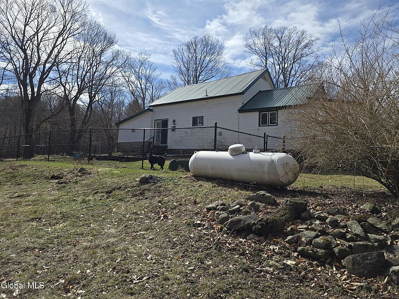 3rd image of 344 Dyken Pond Road