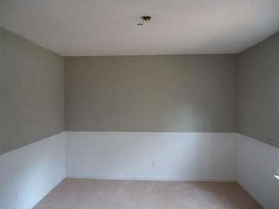 4th image of 303 Creekbend Dr