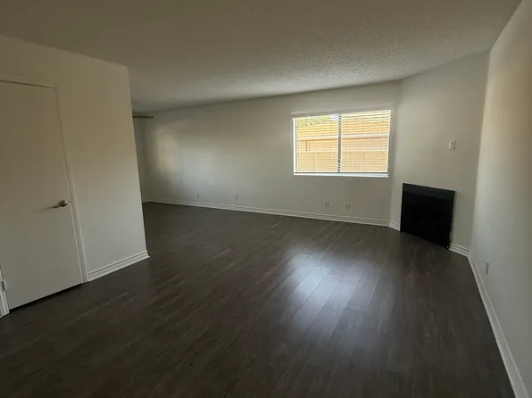 Jasmine Townhomes, 11645 Coldbrook Ave, Downey, CA 90241