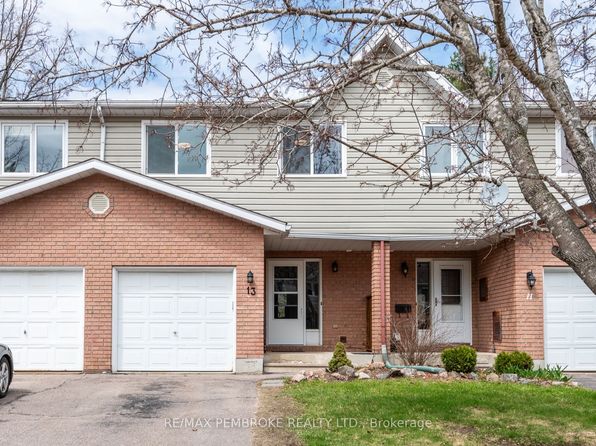 13 Vermont Mdw, Petawawa, ON K8H 3N3