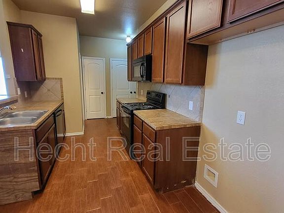 4th image of 1207 Brown Rock Dr #1