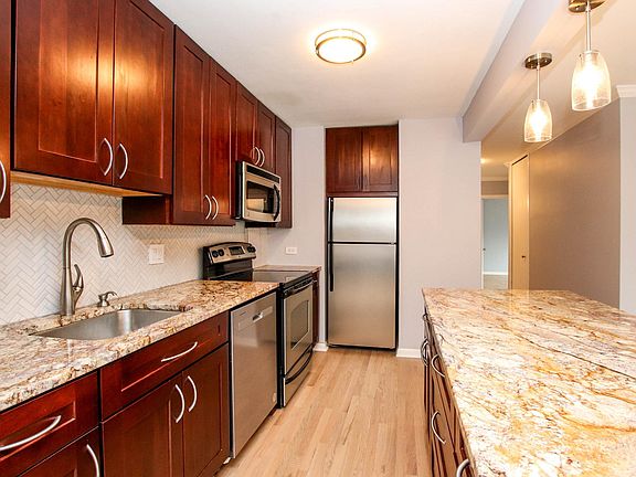 3rd image of 336 W Wellington Ave APT 601