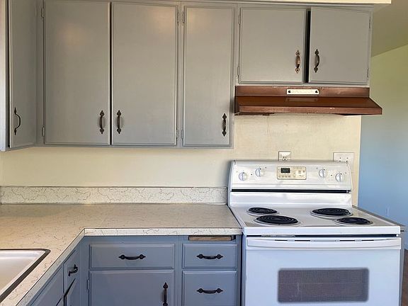 3rd image of 2001-2015 SE Oak Grove Blvd #2011