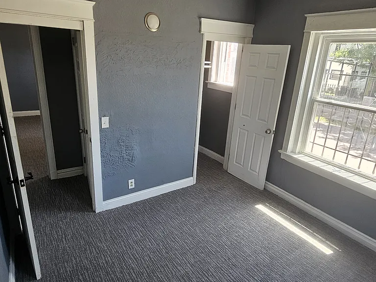 3210 E 13th St #1W — Photo 5