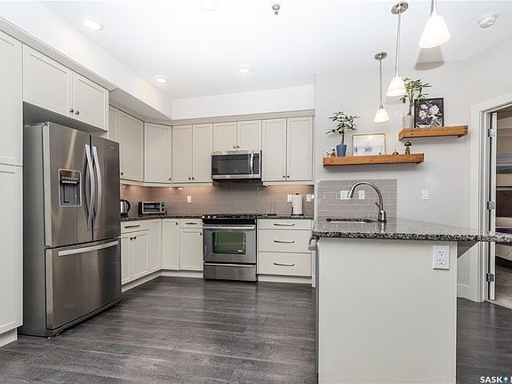 5th image of UNIT 217-1010 Ruth STREET E