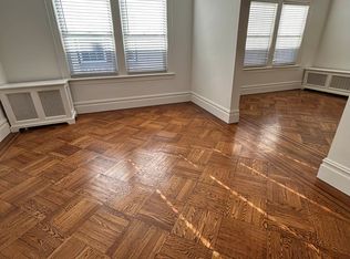 22-33 37th St #2, Astoria, NY 11105