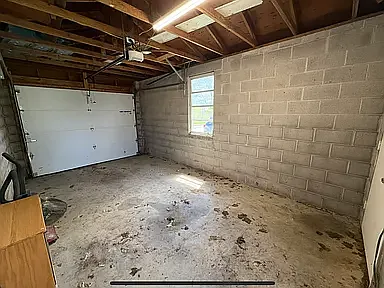 Studio, 200 sqft, $200 — Photo 4