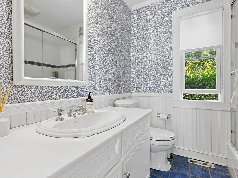 4 Great Circle Rd — Photo 20