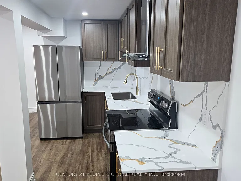 53 Larry Cres — Photo 6