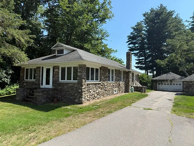Enterprise Dr — Photo 1