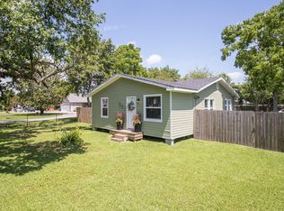 501 Longfellow Rd, Bay Saint Louis, MS 39520