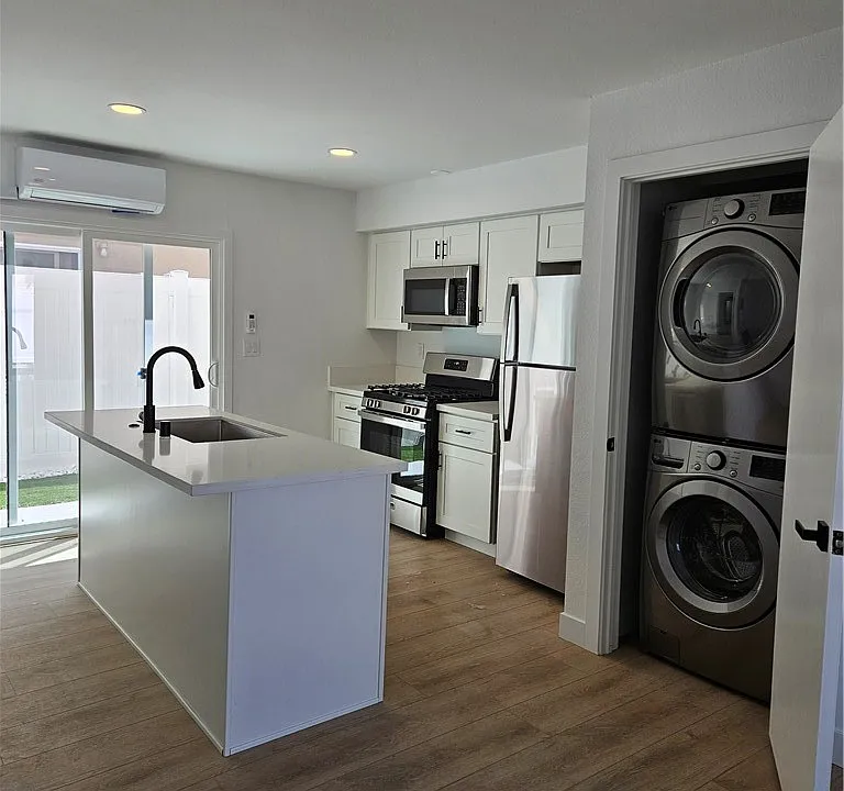 2937 Mendoza Dr