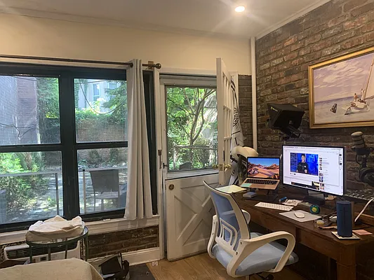 Rented by R New York | media 4