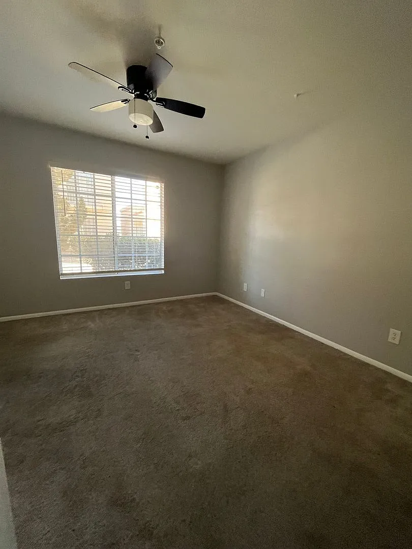 754 - Las Palmas Apartments — Photo 4