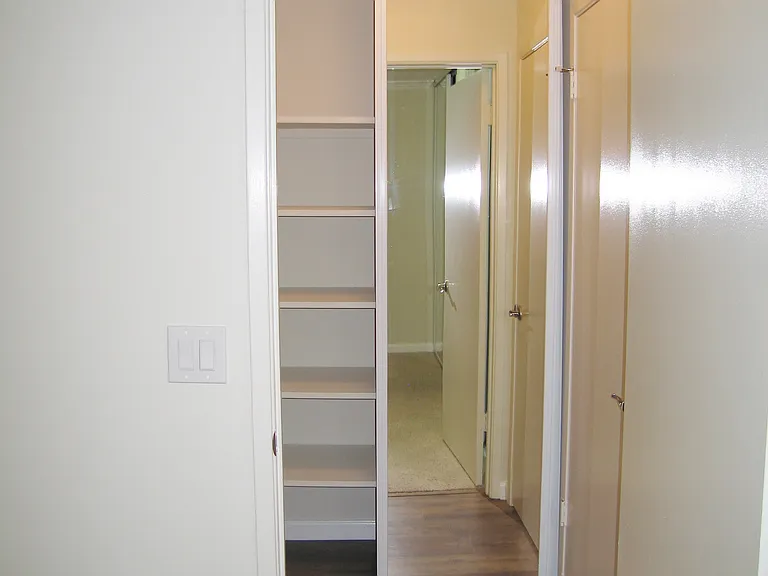 Live Oak Apartments — Photo 147