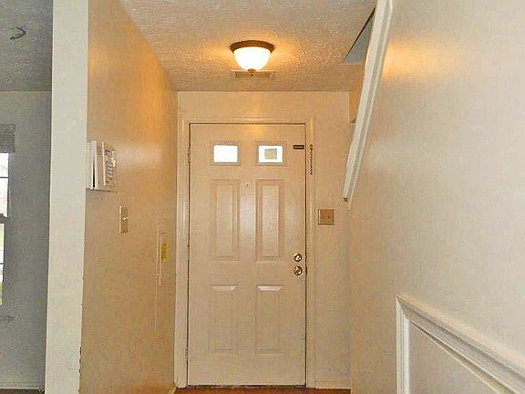 2nd image of 2094 Tanglewood Dr
