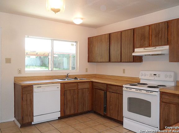 4th image of 9123 Five Palms Dr