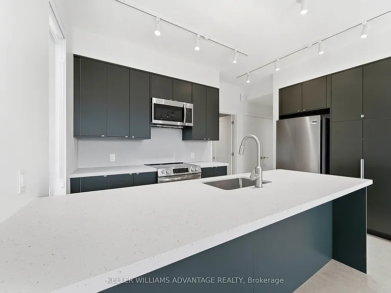 616 Delaware Ave N #D — Photo 4