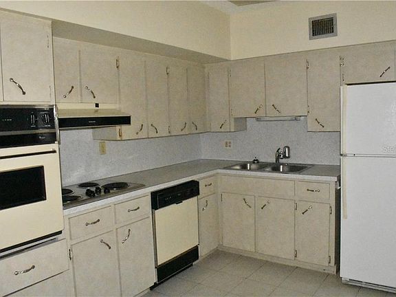 3rd image of 2361 Ecuadorian Way APT 43