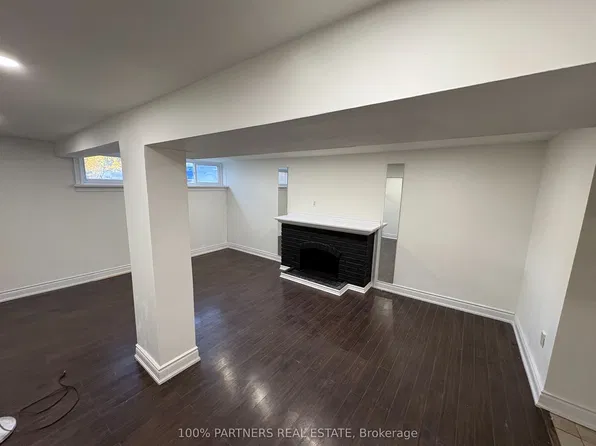 68 Marlin Ct #Basement, Newmarket, ON L3Y 2W8