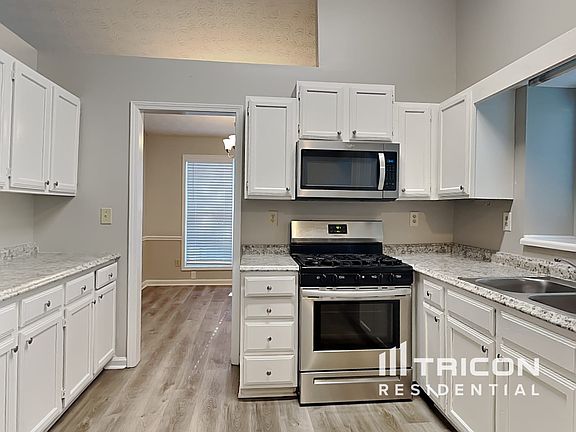 5th image of 3734 Windy Hill Dr SE