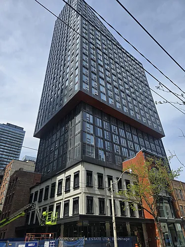 100 Queen St E Photo 1