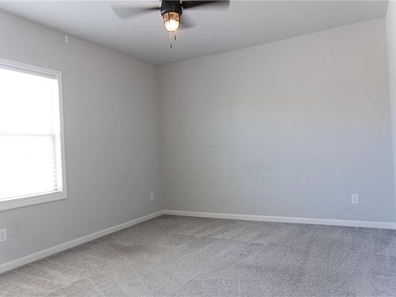 5th image of 4652 Silver Oak Dr SW