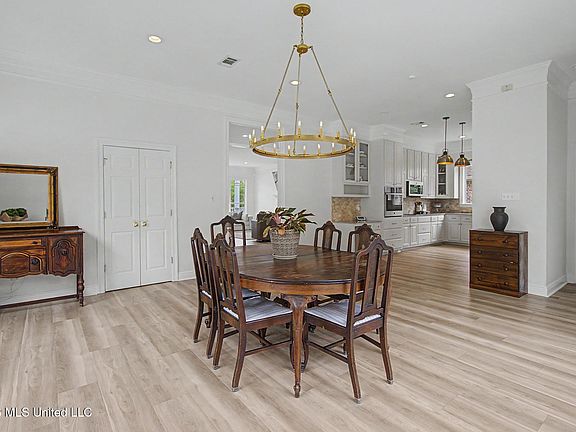 4th image of 11644 Stanton Cir
