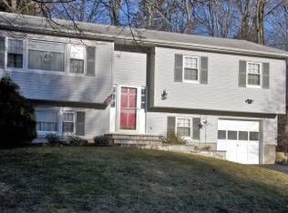 3 Circle Ct, New City, NY 10956