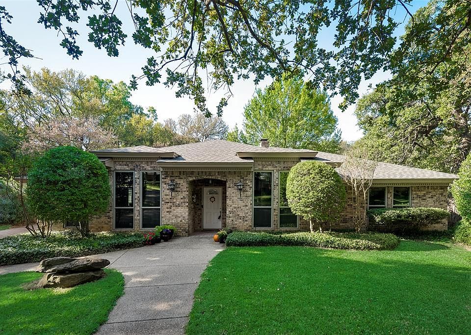 1st image of 2306 Crown Colony Dr