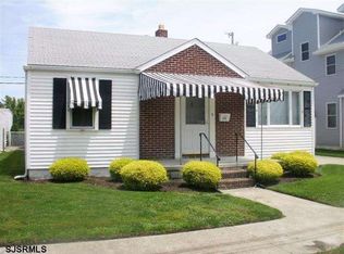 211 N Clarendon Ave, Margate, NJ 08402